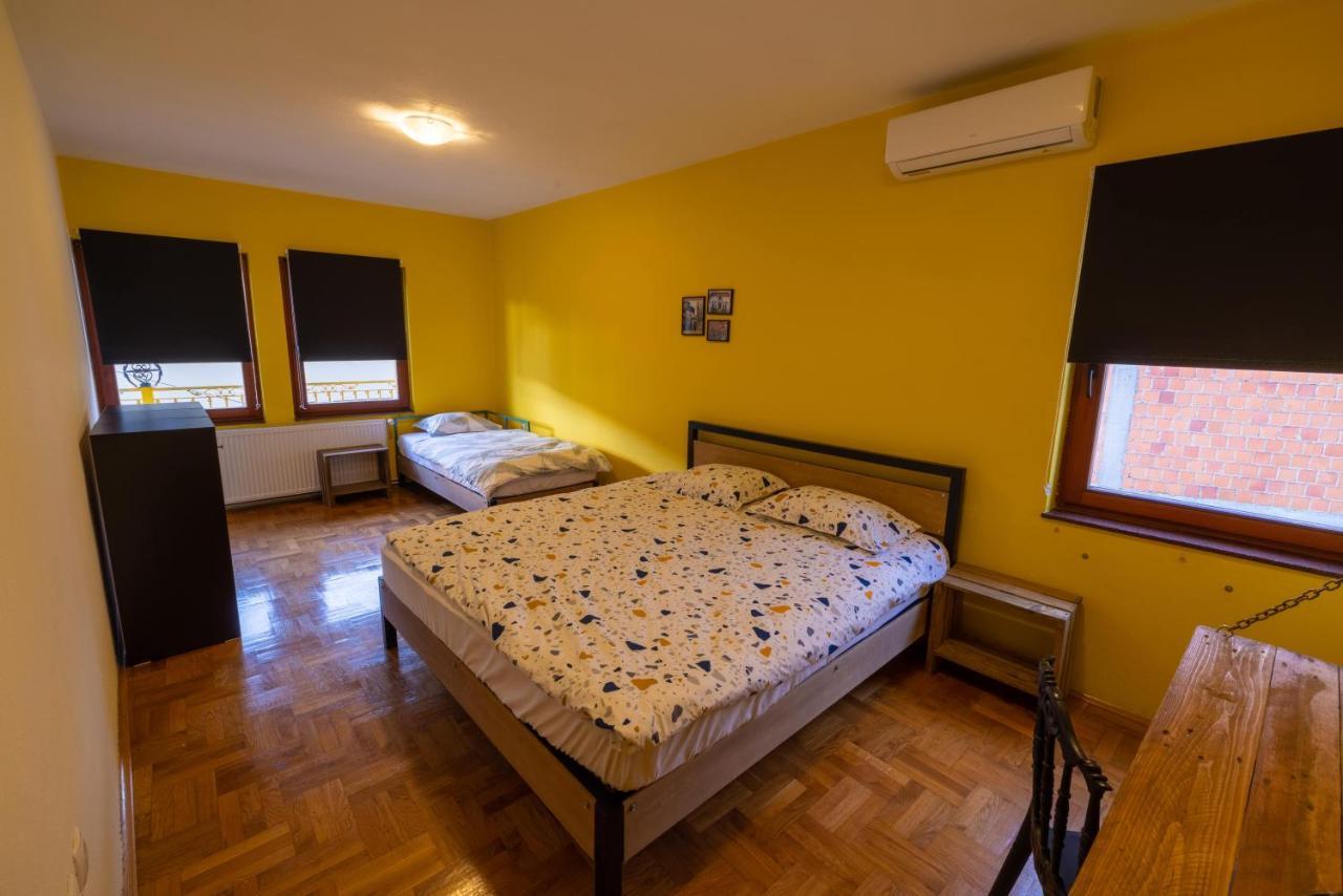 Hostel Prishtina Backpackers Pristina Eksteriør bilde